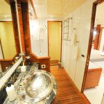 Mangusta 108 Belisa Bathroom