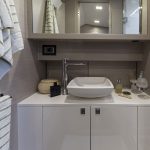 Sacs Rebel 47 Open Bluemarine Charter Bathroom