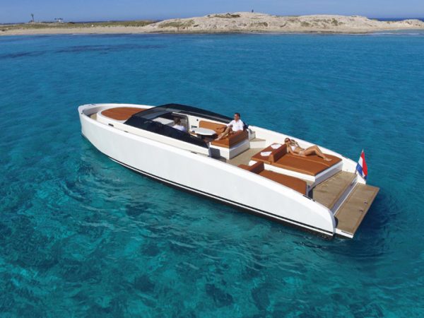 Vanquish 43 Dutchess 2
